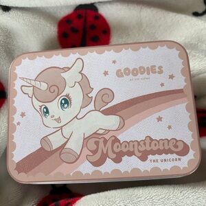 DW HOME CANDLE Moonstone THE UNICORN GOODIES 9.8 oz  3 WICK NEW TIN